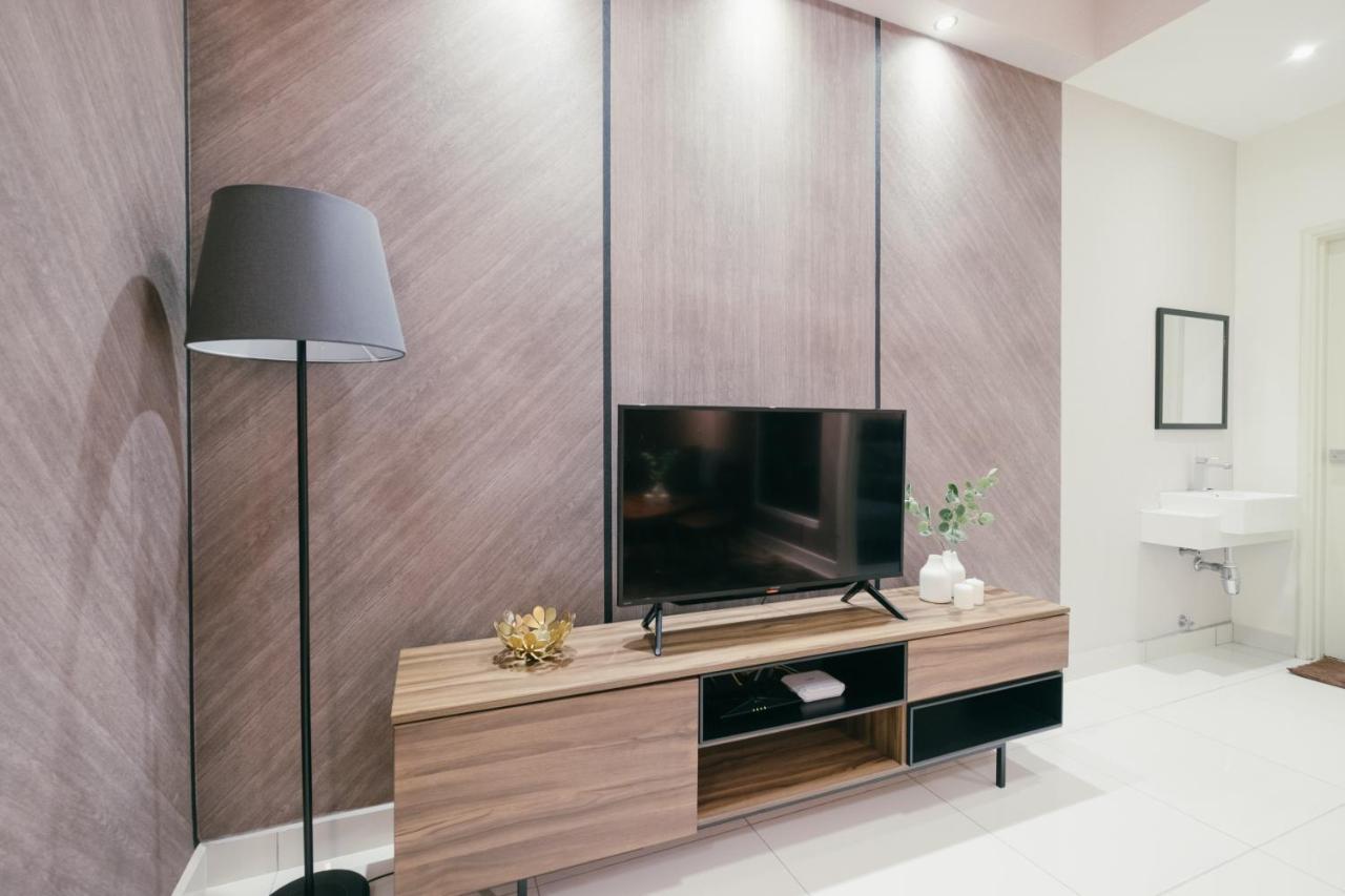 דירות קואלה לומפור Arte Mont Kiara 3Pax Jacuzzi Pool Gym Near Mitec Matrade מראה חיצוני תמונה