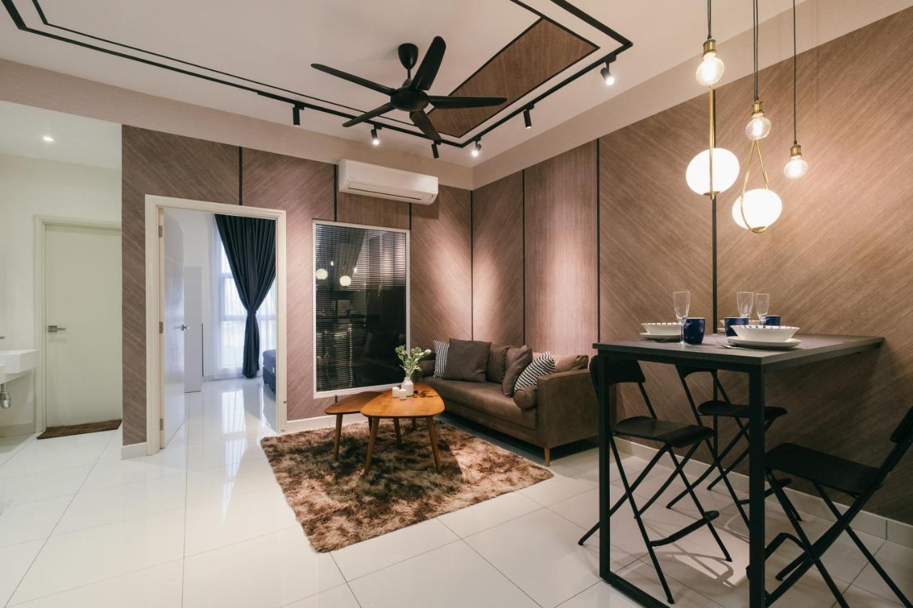 דירות קואלה לומפור Arte Mont Kiara 3Pax Jacuzzi Pool Gym Near Mitec Matrade מראה חיצוני תמונה